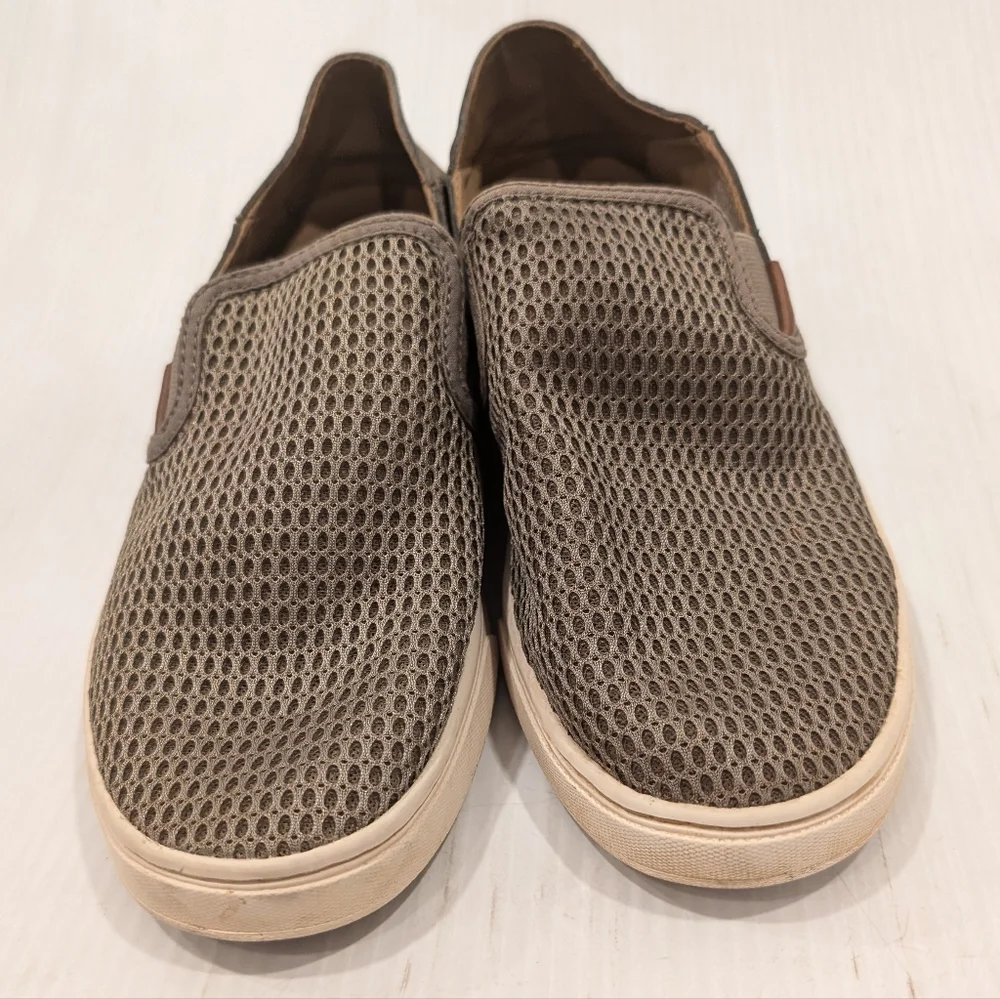 OLUKAI Pehuea tan green slip-on sneakers loafers size 8.5